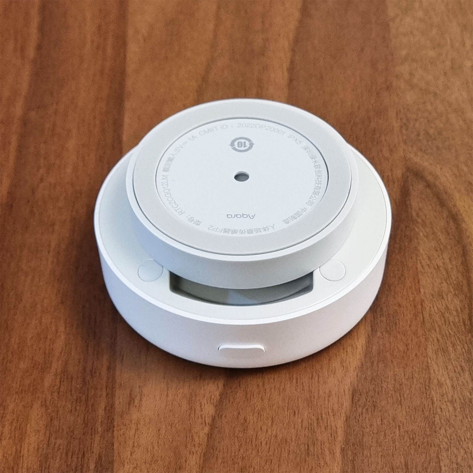 Đánh giá cảm biến hiện diện của con người Aqara FP2 Nhìn từ dưới lên