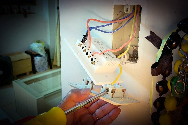 cách nhận biết dây nóng dây nguội