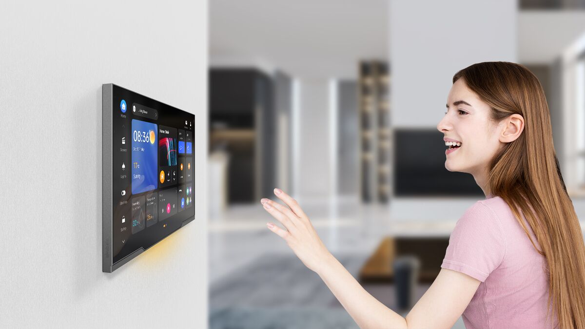 Panel điều khiển nhà thông minh Akubela HyPanel Supreme màn hình 12.36 inch lắp tường trong biệt thự, điều khiển chiếu sáng và cảnh sinh hoạt